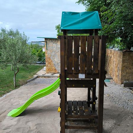 Home Away From Home With Outdoor Pool, Botanical Garden And A Beautiful Sea View Kaštela Buitenkant foto