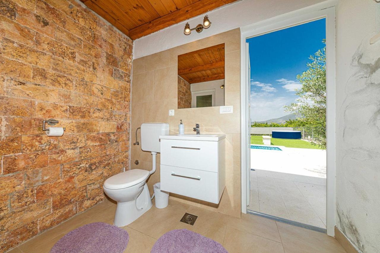 Home Away From Home With Outdoor Pool, Botanical Garden And A Beautiful Sea View Kaštela Buitenkant foto