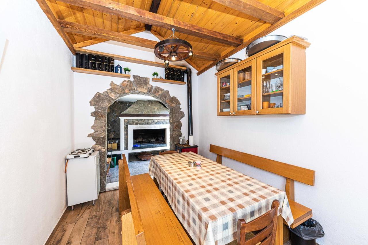 Home Away From Home With Outdoor Pool, Botanical Garden And A Beautiful Sea View Kaštela Buitenkant foto
