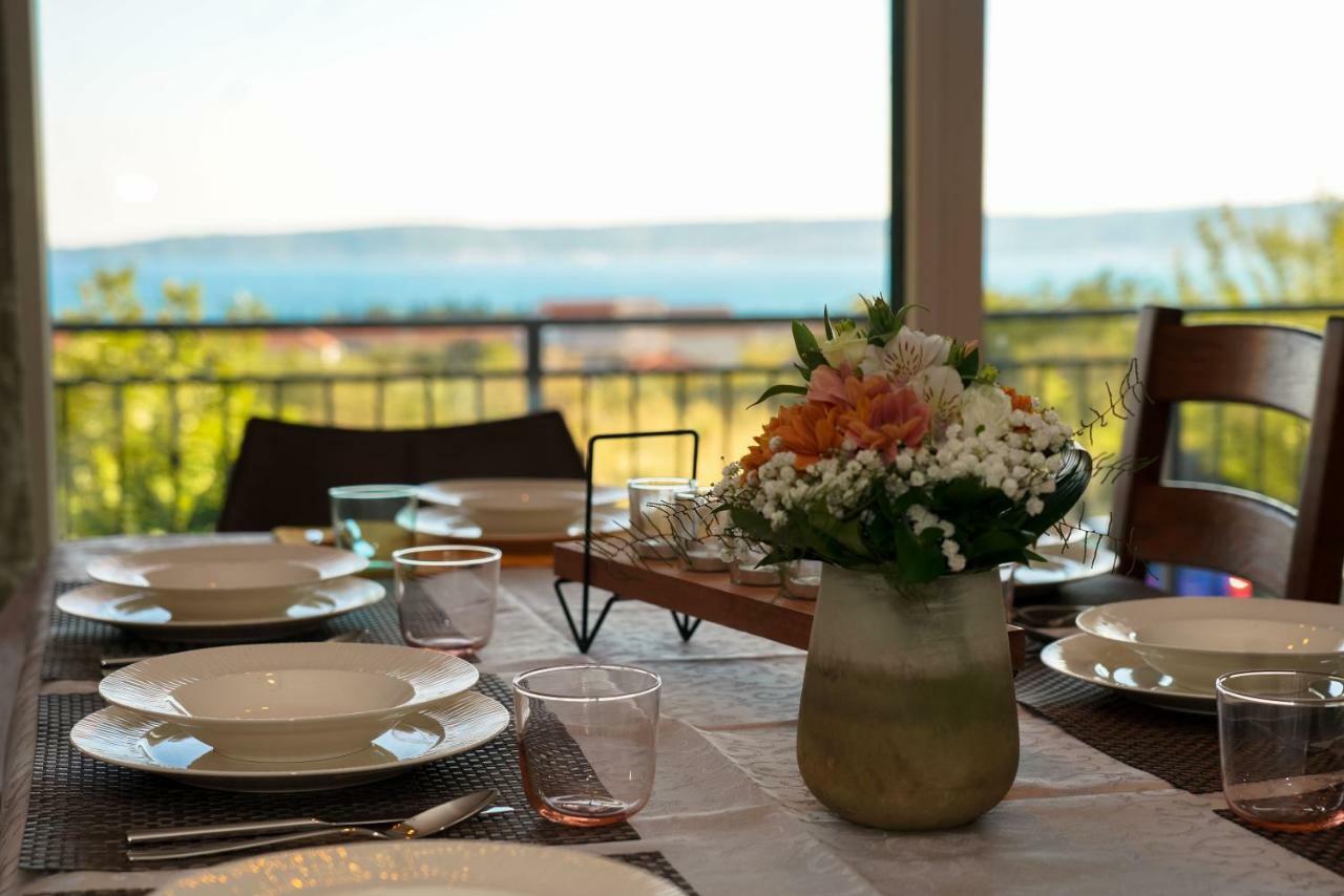 Home Away From Home With Outdoor Pool, Botanical Garden And A Beautiful Sea View Kaštela Buitenkant foto