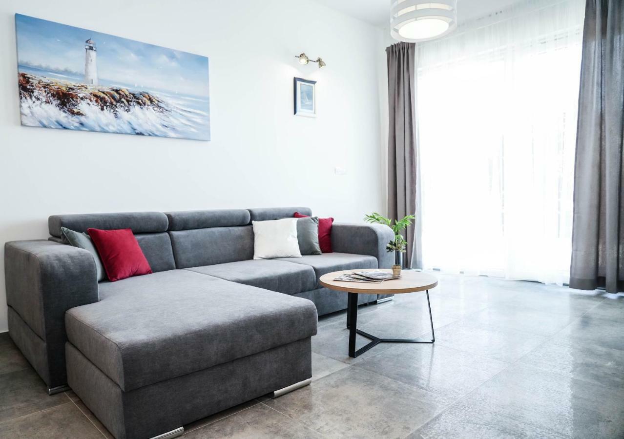 Home Away From Home With Outdoor Pool, Botanical Garden And A Beautiful Sea View Kaštela Buitenkant foto