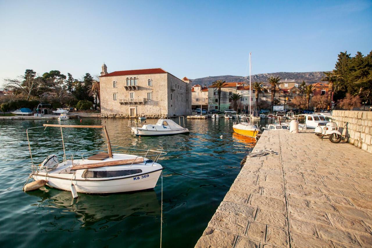 Home Away From Home With Outdoor Pool, Botanical Garden And A Beautiful Sea View Kaštela Buitenkant foto